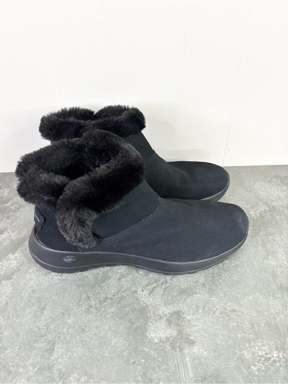 Skechers Women's On-The-Go Joy black suede slip-on boots faux fur trim size 7 - Picture 7 of 9